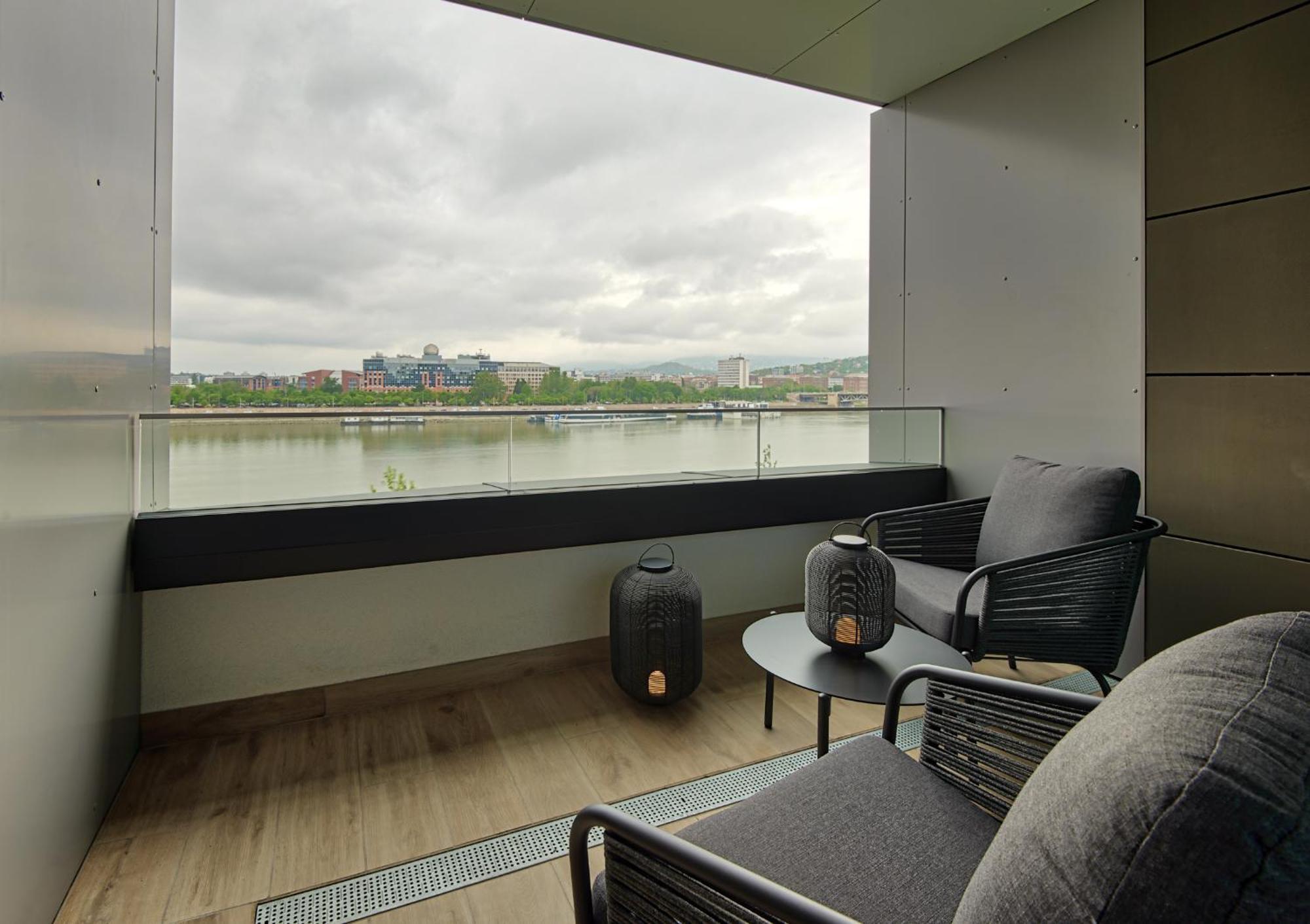 Infinity Hotel 4*