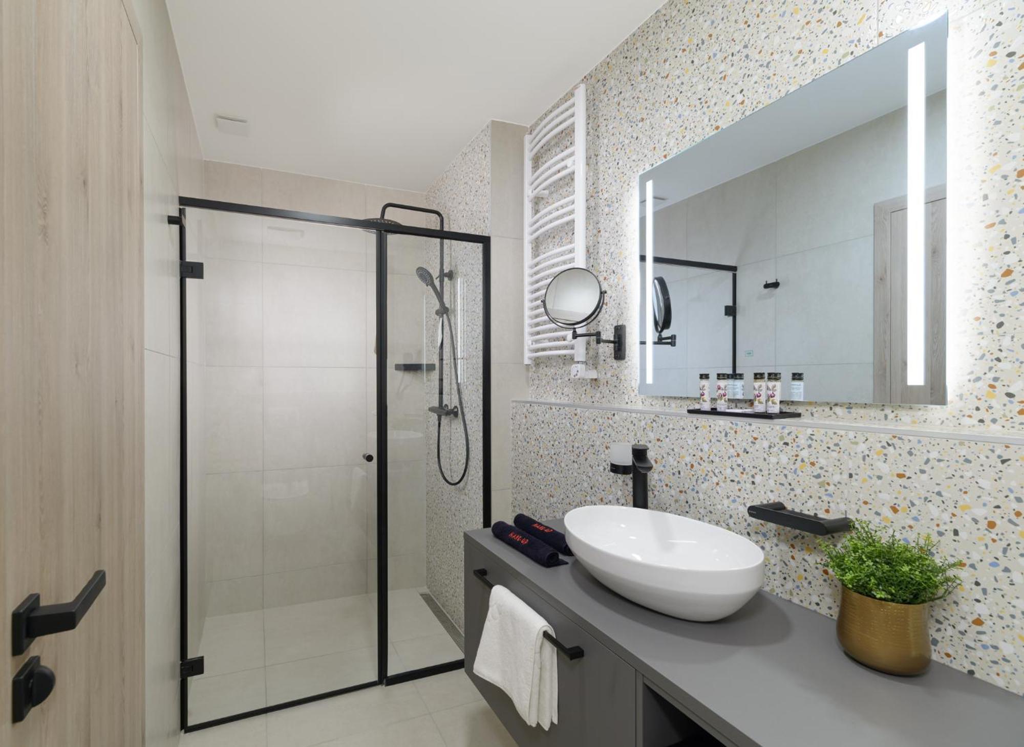 Infinity Hotel 4*