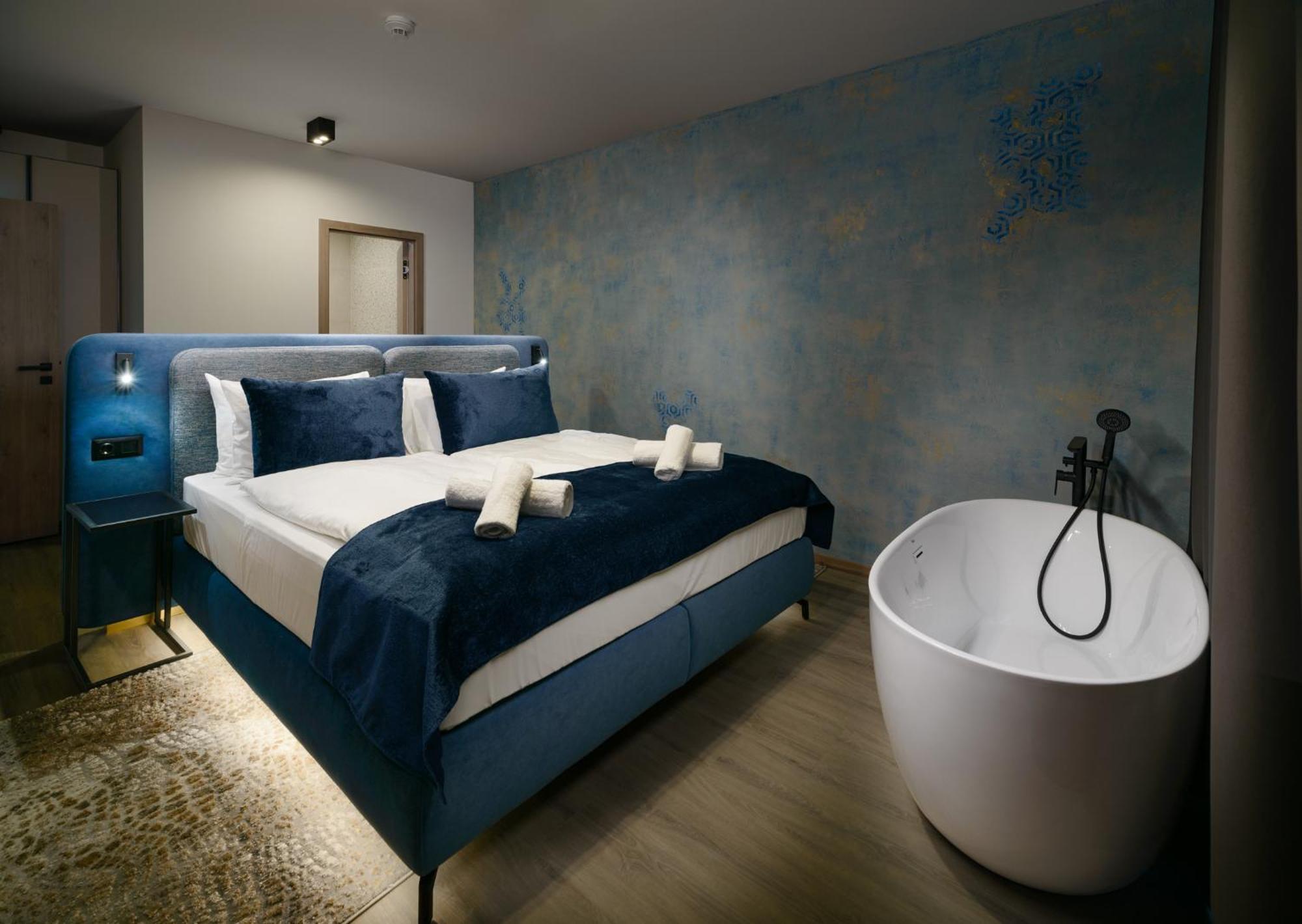 Infinity Hotel 4*
