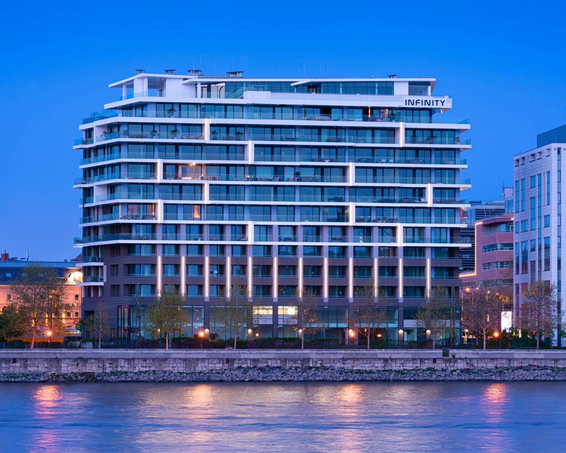 Infinity Hotel 4*